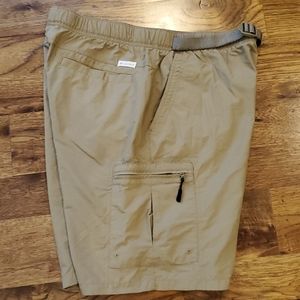Mens Columbia khaki belted cargo shorts size L